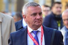 Odvolací komise FAČR vrátila etické komisi případ hradního kancléře Mynáře