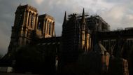Katedrála Notre Dame po roce od požáru