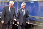 Rakouský prezident Fischer přijel vlakem do Česka. Se Zemanem se na názoru na migranty neshodli