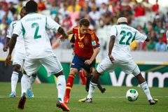 VIDEO Alba posadil na zadek pět hráčů a pak dal gól
