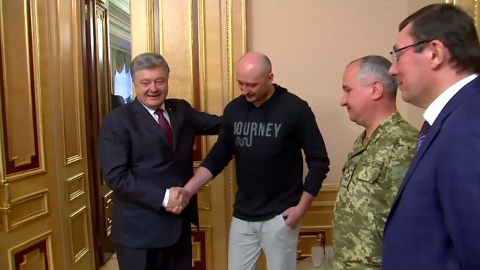 Ukrajinský prezident Petro Porošenko se setkal s Babčenkem.