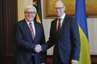 Pokud na Ukrajině vydrží mír, EU by měla postupně rušit protiruské sankce, vyzval Steinmeier