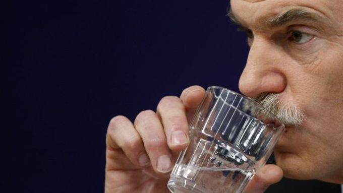 Řecký premiér Papandreu má před sebou nelehký úkol - zachránit zemi před bankrotem