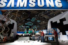 Samsung Galaxy S IV láká na ohebný displej