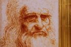 Renesanční génius Leonardo da Vinci uměl psát i malovat oběma rukama, zjistili vědci