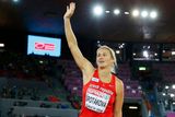 V dalších sériích se česká atletka marně snažila zlepšit, třikrát nedokázala ani přehodit šedesátku.