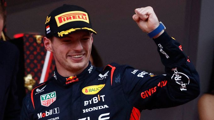 Max Verstappen z Red Bullu slaví triumf ve VC Monaka F1 2023.