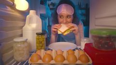 Emoční přejídání