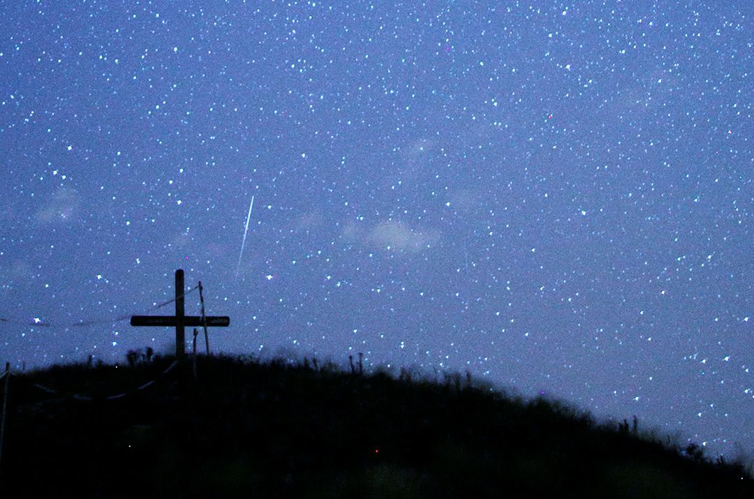 Fotogalerie / Krása střídá nádheru. Tak hvězdné nebe okrášlily padající Perseoidy / Reuters / 2