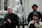 Hnutí nespokojených svrhlo děkana londýnské katedrály