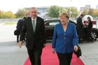 Na demokracii ani svobodě se neshodneme, přiznala Merkelová po setkání s Erdoganem