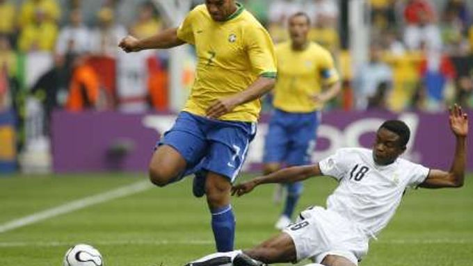 Adriano v dresu brazilské reprezentace.
