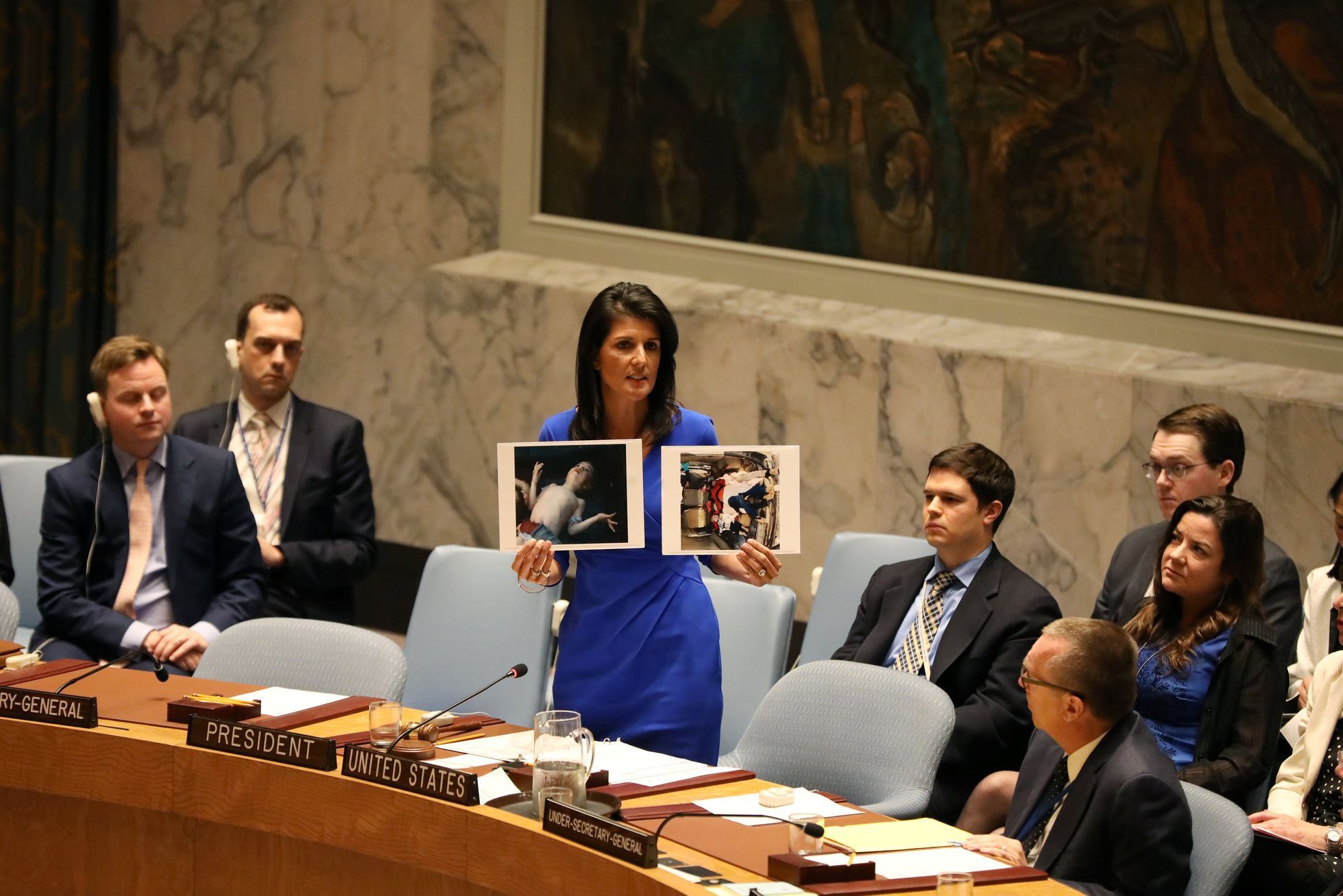 Rada bezpečnosti OSN jedná o chemickém útoku v Sýrii, velvyslankyně USA Nikki Haleyová
