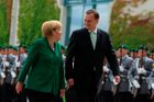 Nečas u Merkelové: Vy jste řetězec, my malý obchodník
