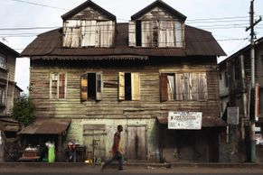 Mizející svět koloniální architektury v Sierra Leone