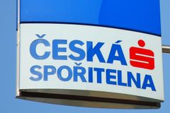 Akcionáři České spořitelny schválili dividendu, Erste dostane přes 11 miliard korun