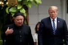Kim je ochotný se znovu sejít s Trumpem. USA ale musí nabídnout přijatelnou dohodu