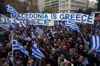 Desítky tisíc Řeků protestovaly kvůli názvu Makedonie, někteří se střetli s policií