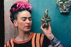 V Londýně vystaví oblečení, šperky i kosmetiku malířky Fridy Kahlo. Věci pochází z mexického muzea
