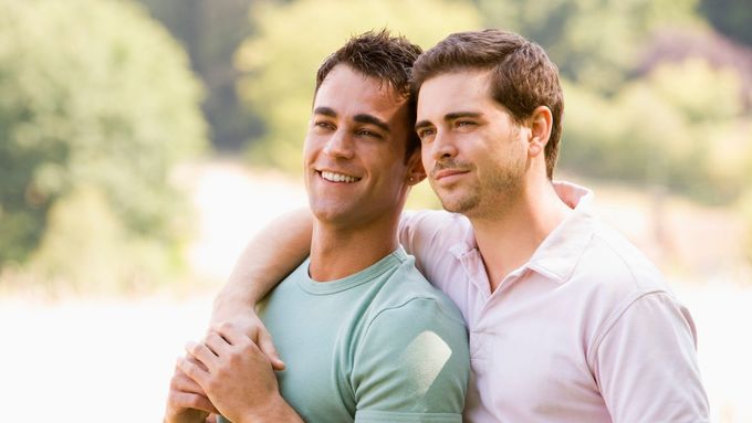 Za deset let se v Česku registrovalo přes dva tisíce homosexuálních párů.