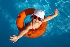 Povinné plavání pro děti? Chládek je pro, ale řeší peníze