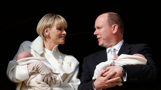 Monacký knížecí pár oficiálně představil svá dvojčata