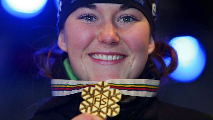 Slalomářka Strachová slaví třicetiny, nadělí si medaili?