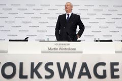 Bývalý šéf Volkswagenu věděl o manipulaci s měřením emisí dřív, než vyšla najevo. Chtěl ji utajit