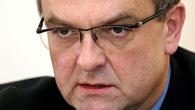 Finance Minister Miroslav Kalousek says larger guarantees than for EUR 50,000 are not necessary.