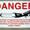 Varování. Letiště Princezny Juliany, ostrov Svatý Martin, Karibské moře