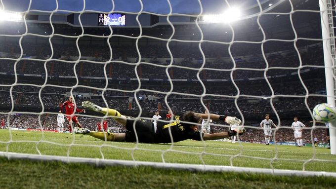 Iker Casillas v bráně Realu Madrid v semifinále Ligy mistrů