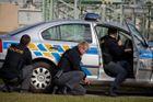 Zdrogovaného řidiče zastavila pražská policie střelbou