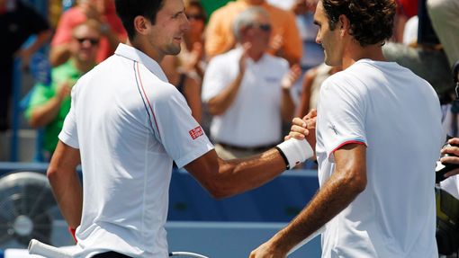 Srb Novak Djokovič a Švýcar Rogere Federer na tenisovém turnaji v Cincinnati