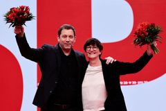 Německá SPD má nové vedení a plánuje velký návrat sociální demokracie