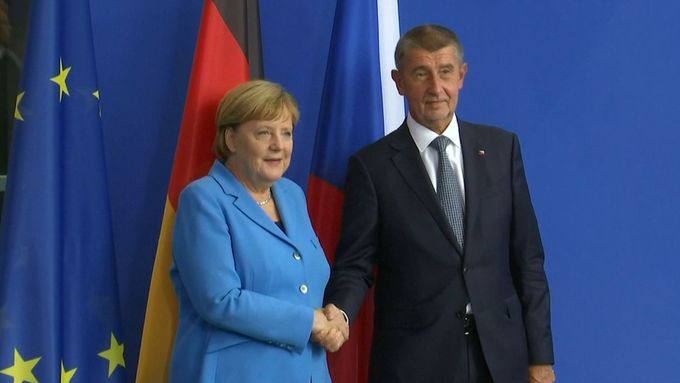 Merkelová se v Praze s Babišem bavila o Saudské Arábii i Visegrádské čtyřce