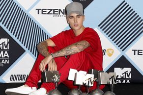 Obrazem: Cenám MTV dominoval Justin Bieber. Hlavní hvězdy na ceremoniálu chyběly