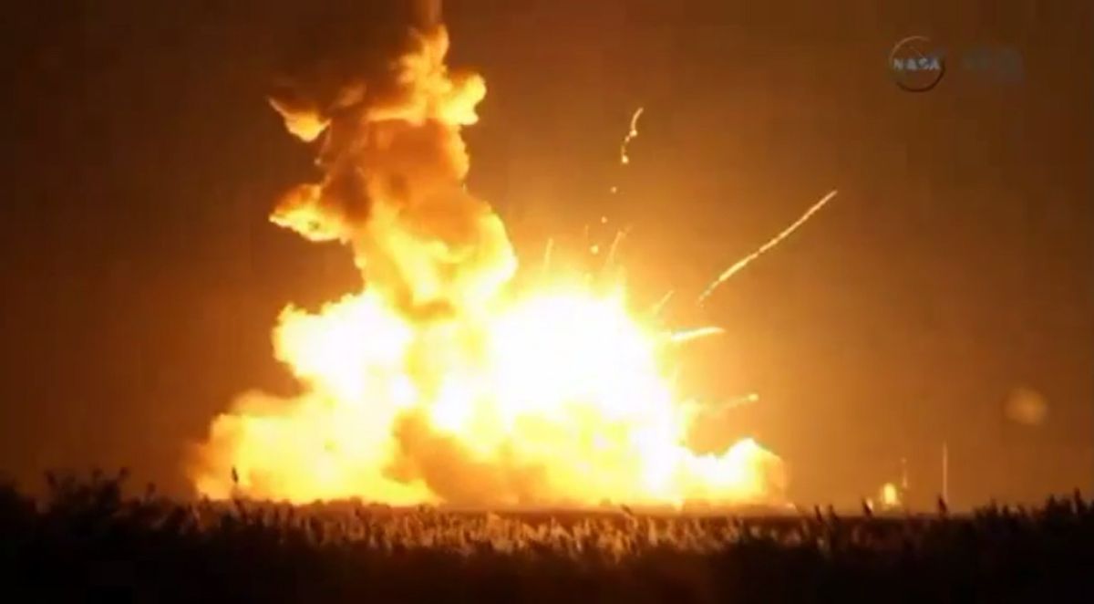 Raketa Antares explodovala po startu