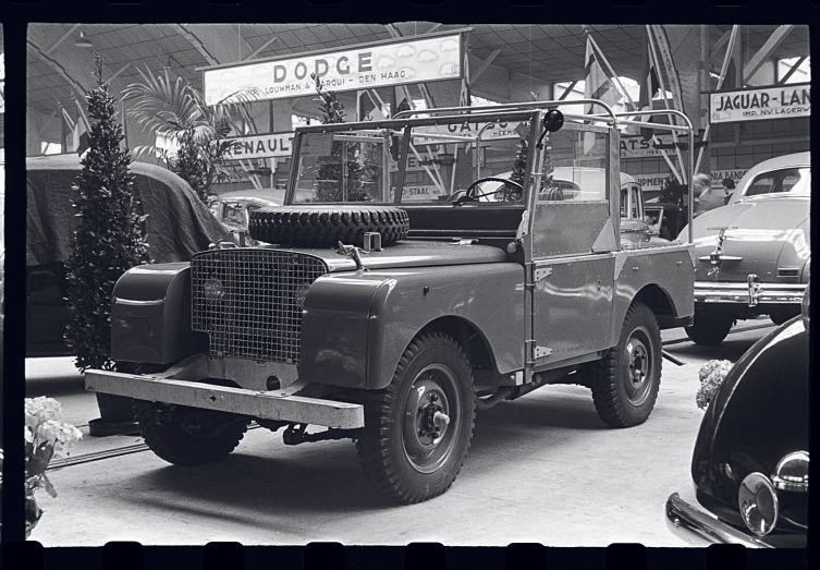 Land Rover Defender - 4 premiéra Land Roveru Series I v Amsterdamu 1948