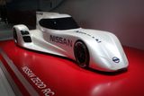 Nissan Zeod RC není konceptem sériového, nýbrž sportovního vozu. Má být nasazen v příštím ročníku 24 hodin v Le Mans. Přesto se v něm ukrývají technologie, které zanedlouho budou vozit i běžné Nissany.