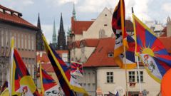 Demonstrace za svobodný Tibet a demokracii v Česku