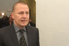 Bývalý zpravodajec Kovanda, odsouzený v kauze Nečasové, získal práci u zbrojařů