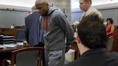 Floyd Mayweather míří na tři měsíce do vězení