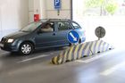 Foto: Nic pro začátečníky a vlastníky SUV. Test podzemních parkovišť v pražských nákupních centrech