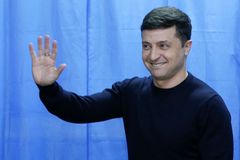 Do druhého kola ukrajinských voleb jdou Zelenskyj a Porošenko, Tymošenková neuspěla