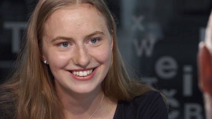 Člověk tam prostě nespal, nikdy v životě jsem se tolik neučila. Chtěla jsem využít šanci. Na mou počest školu obletěla stíhačka s českou vlajkou