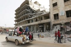Rusové při bombardování syrského Arbínu zabili čtyřicítku civilistů prchajících do sklepení