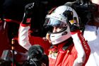 Vettel vyhrál kvalifikaci v Bahrajnu, Hamilton bude startovat až z devátého místa