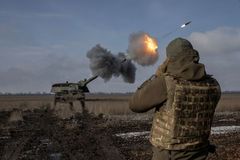 Očekáváme velké dodávky munice v dubnu, oznámil ukrajinský premiér Šmyhal