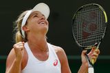 Šestá nasazená tenistka turnaje v All England Clubu prohrála na londýnské trávě v osmifinále s Američankou Coco Vandewegheovou dvakrát 6:7.