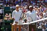 Ve finále wimbledonské dvouhry se letos sešly španělské překvapení Garbiňe Muguruzaová a světová jednička Serena Williamsová.